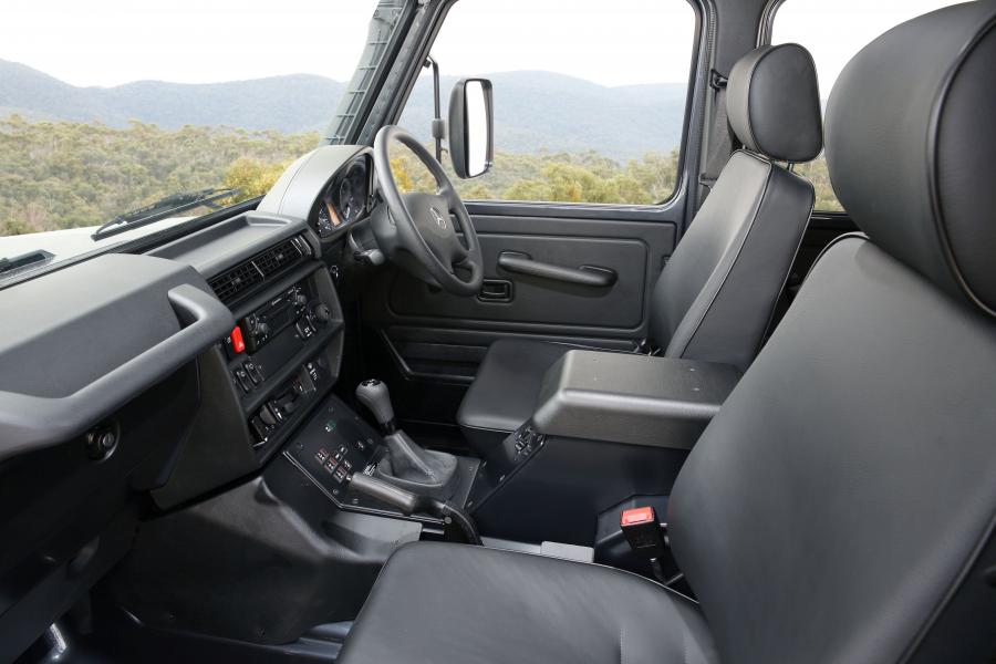 Интерьер Mercedes-Benz G300 CDI Professional (W461) 2017 года  (AU) (фото 10 из 40)